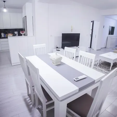 Grande Appartement Korce