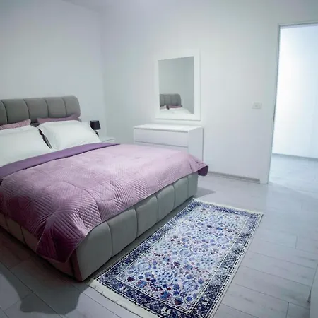 Grande Lägenhet Korça